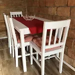 Kakukkfu Barlang-vendeghaz Lodge *