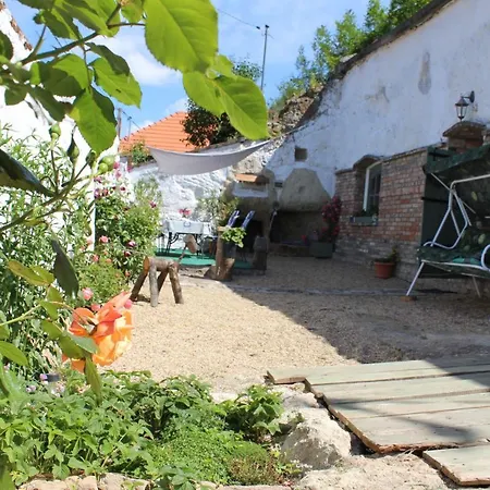 Kakukkfu Barlang-vendeghaz * Noszvaj