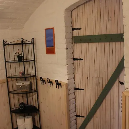 Lodge Kakukkfu Barlang-vendeghaz