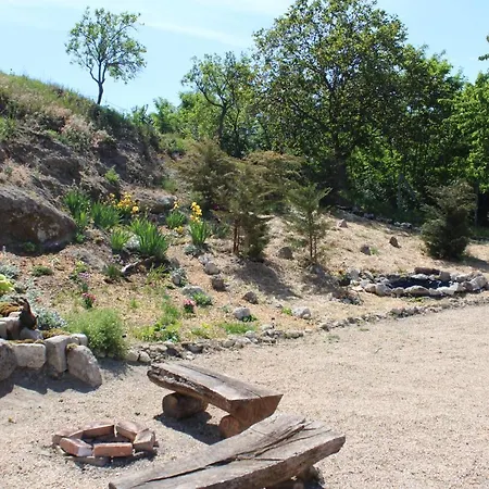 Kakukkfu Barlang-vendeghaz Lodge *