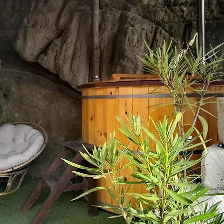 Lodge Kakukkfu Barlang-vendeghaz Noszvaj