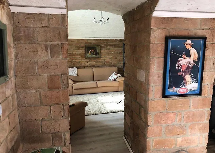 Kakukkfu Barlang-vendeghaz Lodge Noszvaj