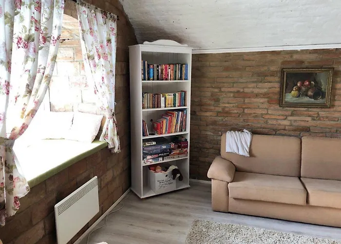 Kakukkfu Barlang-vendeghaz *