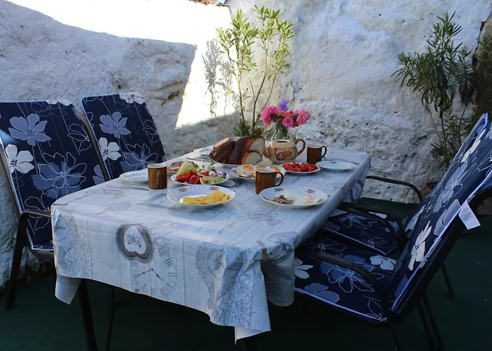 Kakukkfu Barlang-vendeghaz Lodge