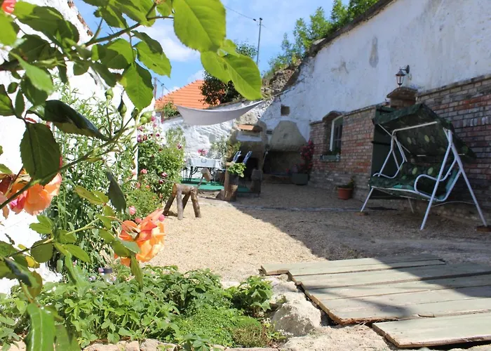 Kakukkfu Barlang-vendeghaz * Noszvaj