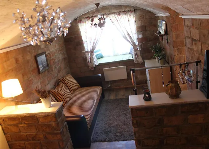 Lodge Kakukkfu Barlang-vendeghaz Noszvaj