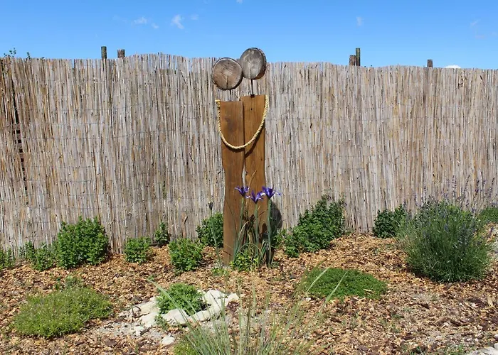 Lodge Kakukkfu Barlang-vendeghaz *