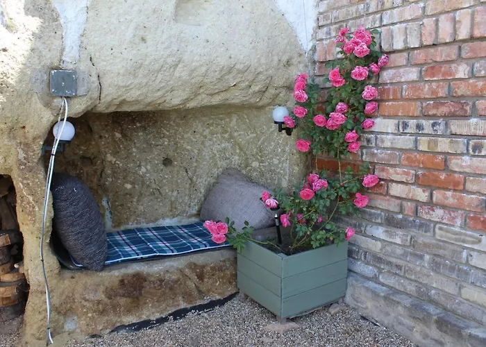 Lodge Kakukkfu Barlang-vendeghaz