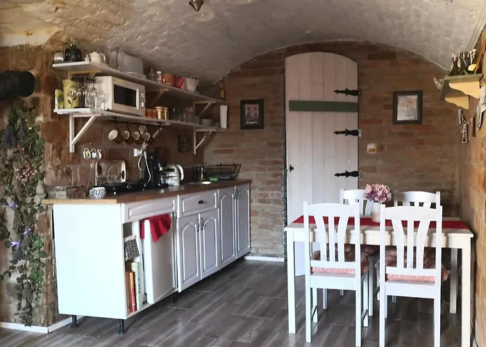 Kakukkfu Barlang-vendeghaz Lodge Noszvaj